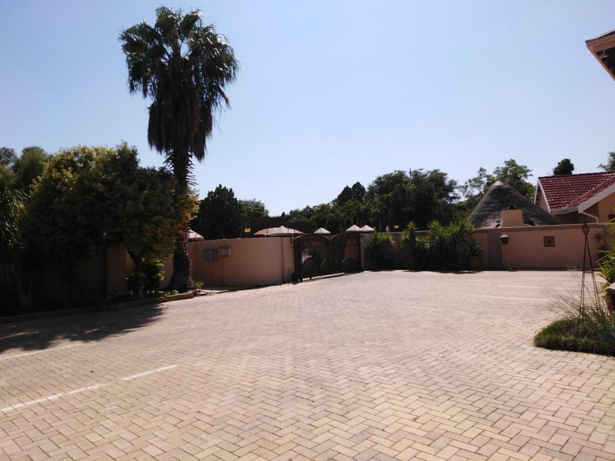 Tuscany Vryburg ภายนอก รูปภาพ
