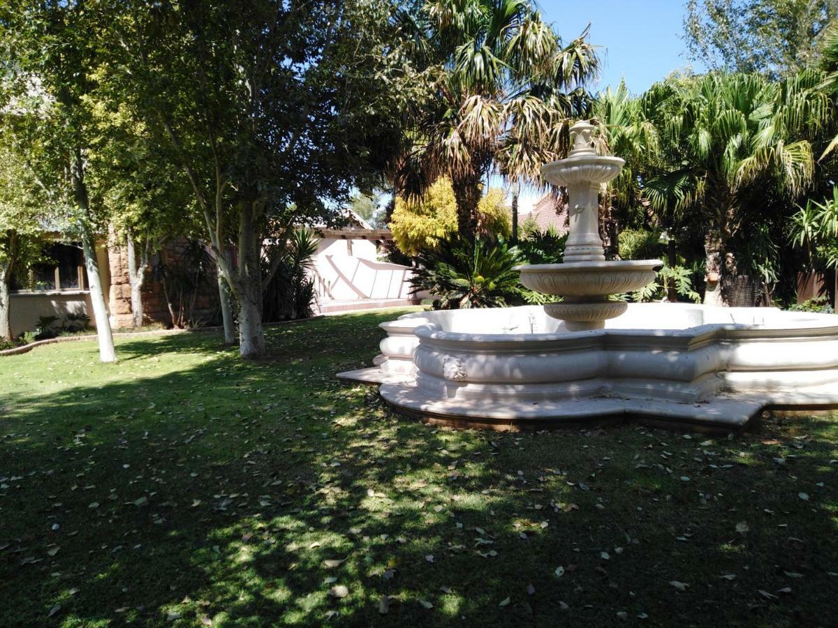 Tuscany Vryburg ภายนอก รูปภาพ