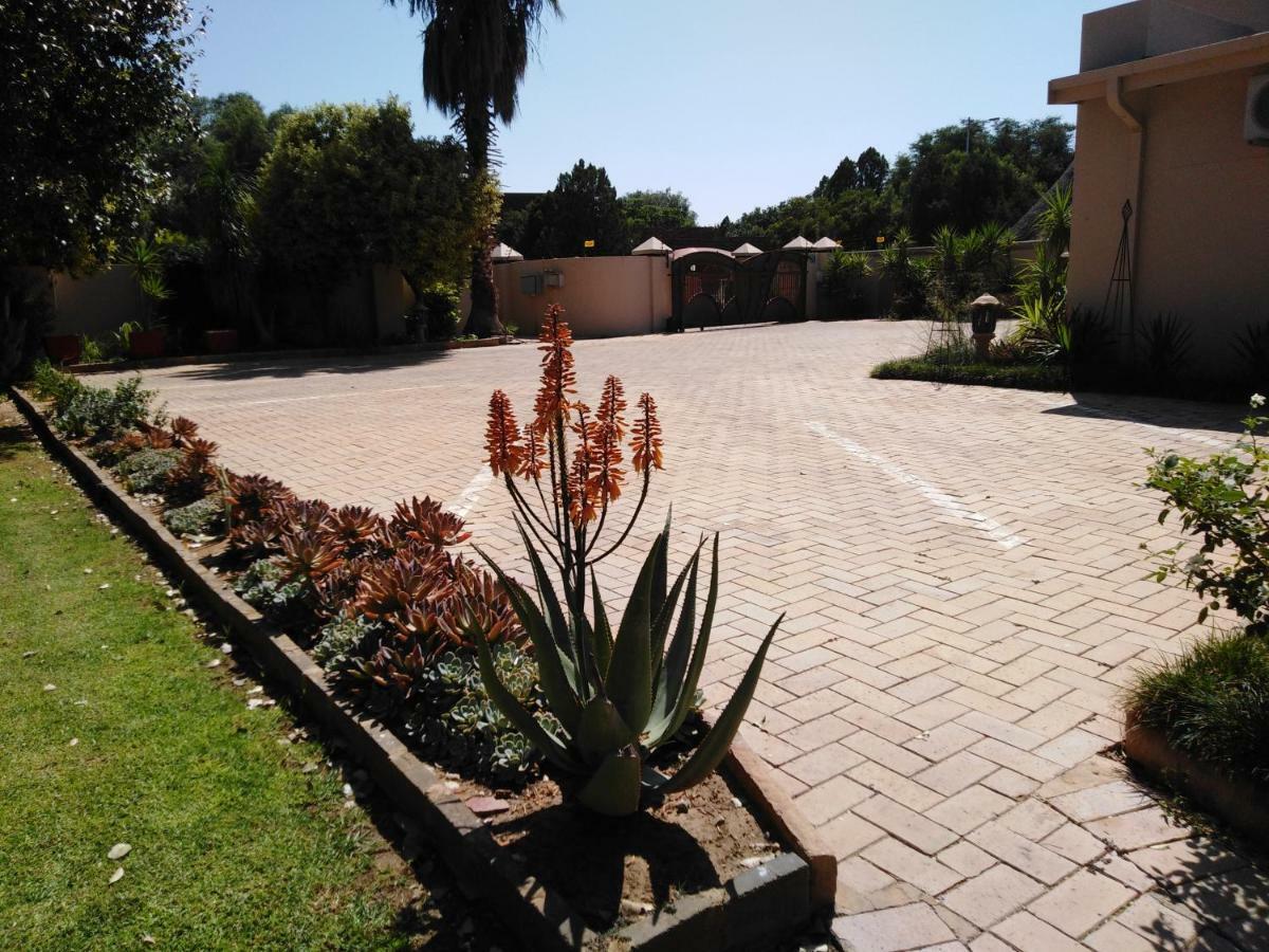 Tuscany Vryburg ภายนอก รูปภาพ